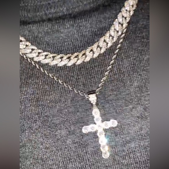 Iced Out Cross Pendant Tennis Rope Chain - Picture 2 of 8